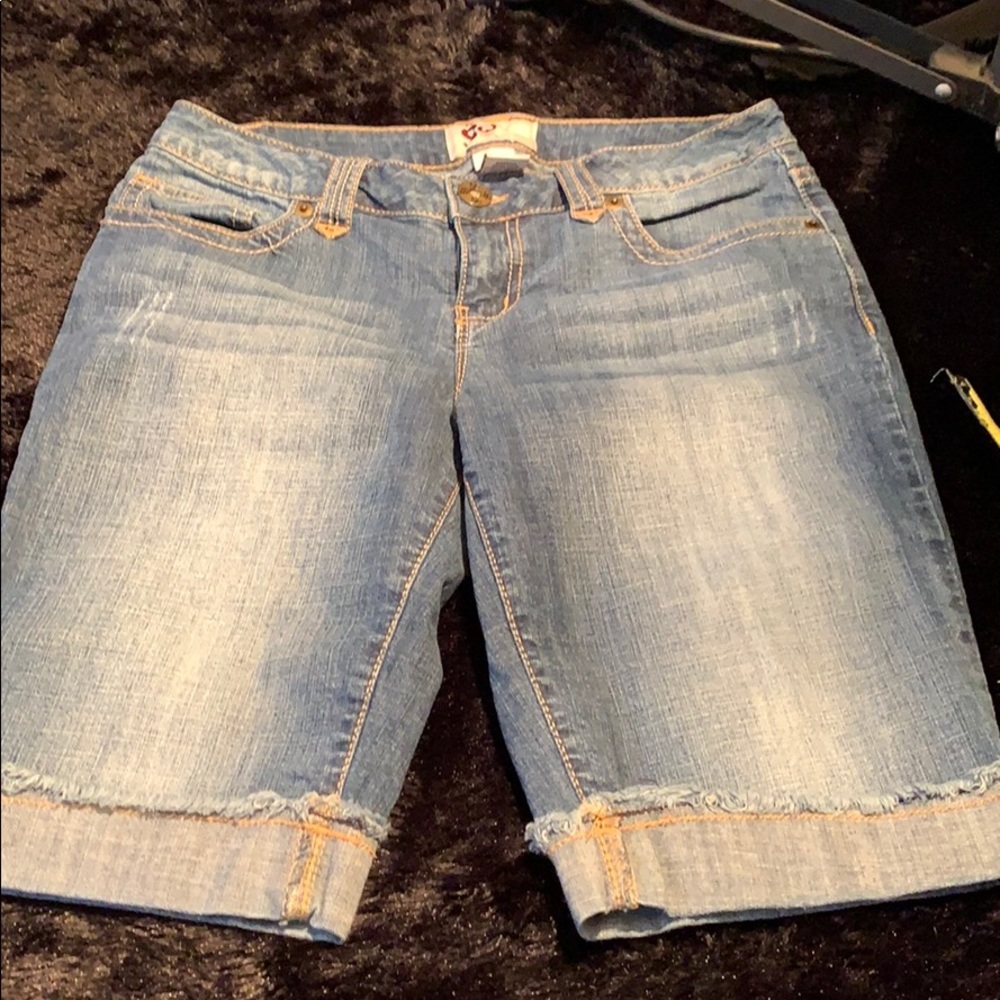 SO Blue Jean Stretchy Longer Shorts Size 7 NWOT